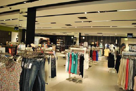 鹿寨商场里的店面怎么装修？